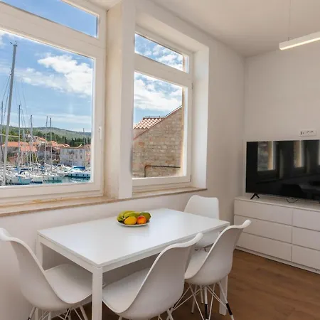 Aci Marina Milna Brac Apartamento *