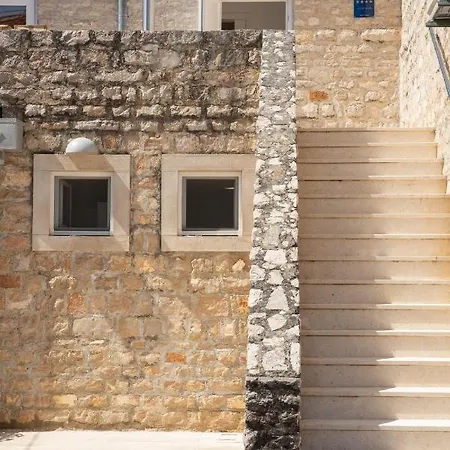 Apartamento Aci Marina Milna Brac *
