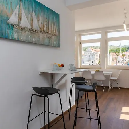 Aci Marina Milna Brac Apartamento